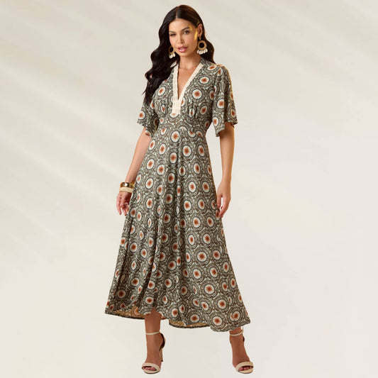 Vestido Comprido Marés Contemporâneas em estampa floral com decote em V e mangas curtas para ocasiões especiais