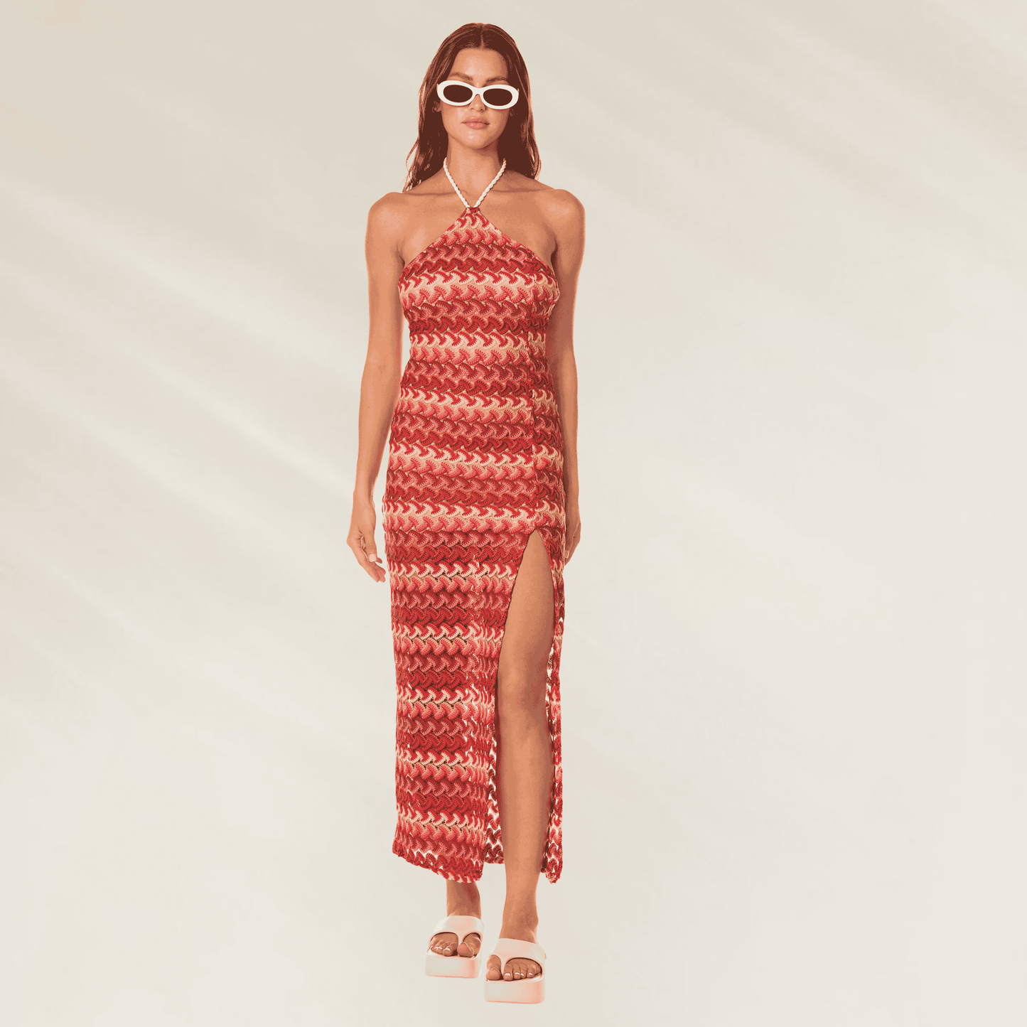 Vestido Comprido Wine Bloom da Maaji com estampa vibrante e fenda lateral para um look moderno