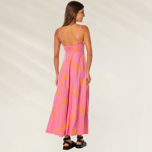 Vestido Coral Reef Sia da Maaji em rosa com estampa floral, ideal para ocasiões casuais e confortáveis