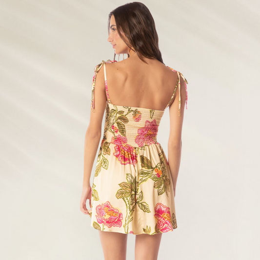 Vestido curto Astra Dress Maaji floral em tons de bege, rosa e verde com alças ajustáveis e costas expostas
