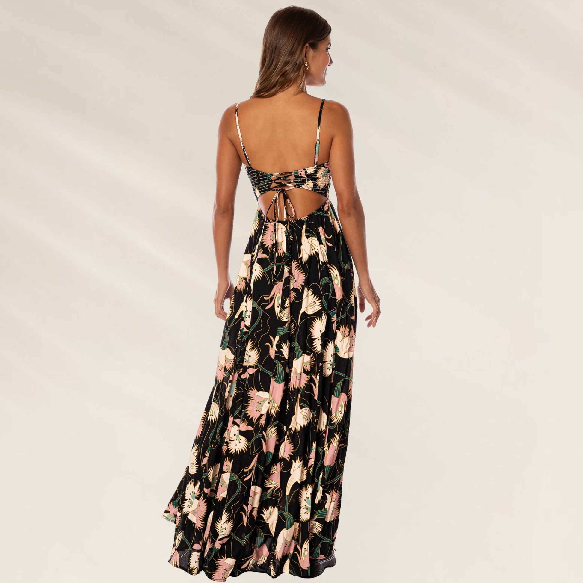 Vestido Longo Floral Dream da Maaji com detalhes nas costas e estampa vibrante de flores