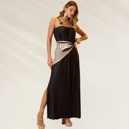 Vestido Longo Plissado Preto com detalhes em estampa e recorte lateral elegante