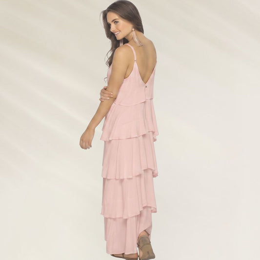 Vestido Longo Rosa Pálido da Phax com camadas sobrepostas e alças finas, ideal para ocasiões especiais