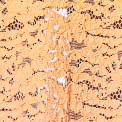 Detalhe em renda do Vestido Longo Sunrise Sky Elowen da Maaji em tom nude suave
