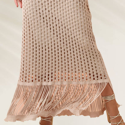 Vestido uma Alça Arbor em tom nude com detalhes de renda e caimento leve para ocasiões especiais